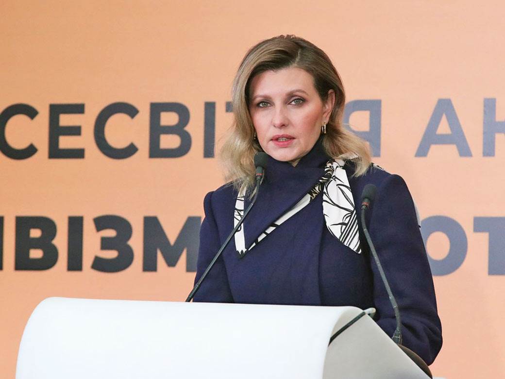  Ko je žena predsjednika Ukrajine: Lijepa Olena išla sa Zelenskim u školu, evo šta misli o njegovoj karijeri 
