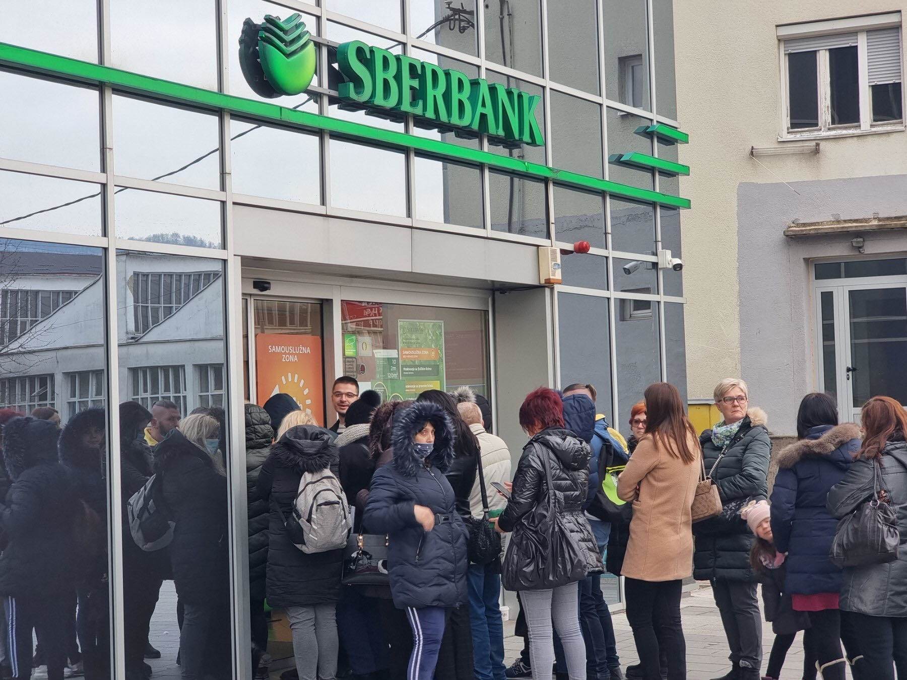 Iz Sberbanke Banjaluka podignuto 100 miliona KM depozita 