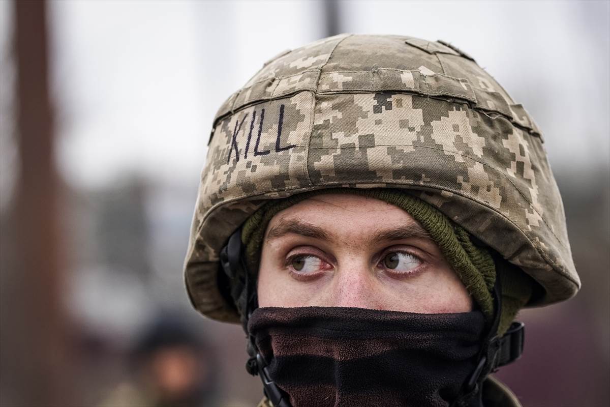  Rat u Ukrajini: Ukrajinski vojnik 