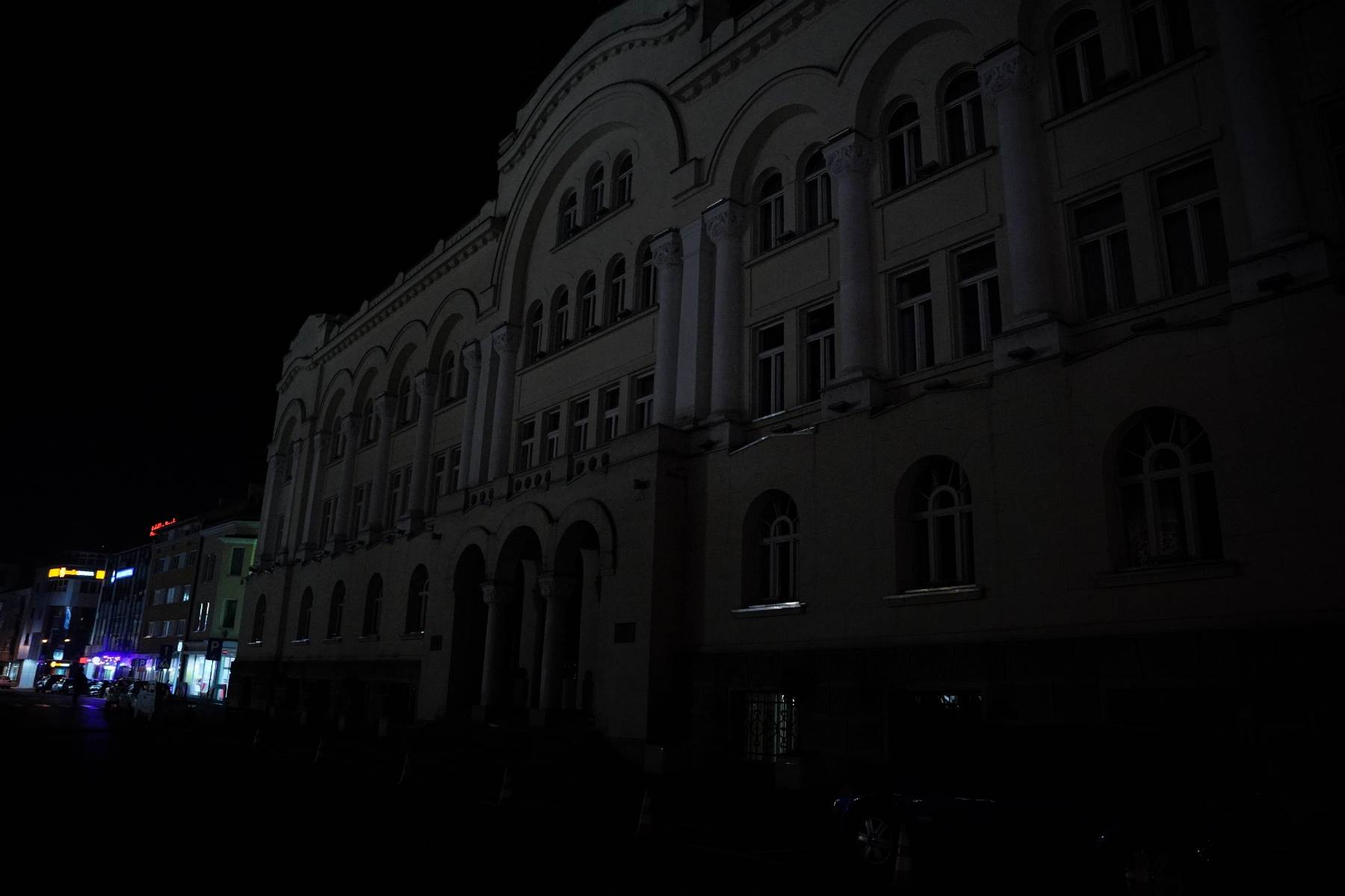  Sirene i mrak u Banjaluci u znak sjećanja na NATO bombardovanje  (VIDEO, FOTO) 