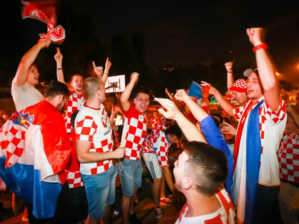  Srpski-i-hrvatski-navijaci-na-Svetskom-prvenstvu-u-Kataru 