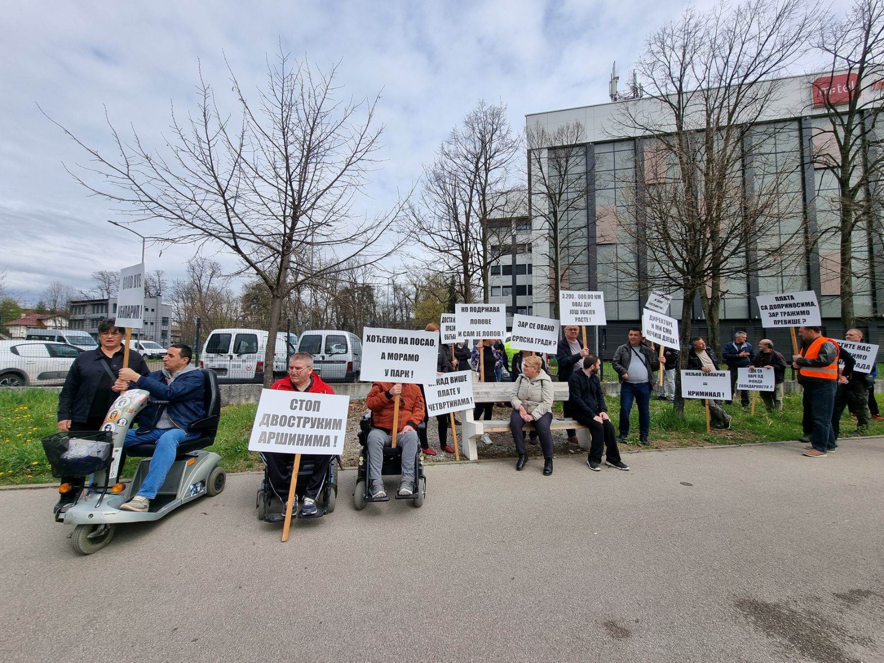 Radnici Centra za zapošljavanje invalida najavili štrajk glađu 