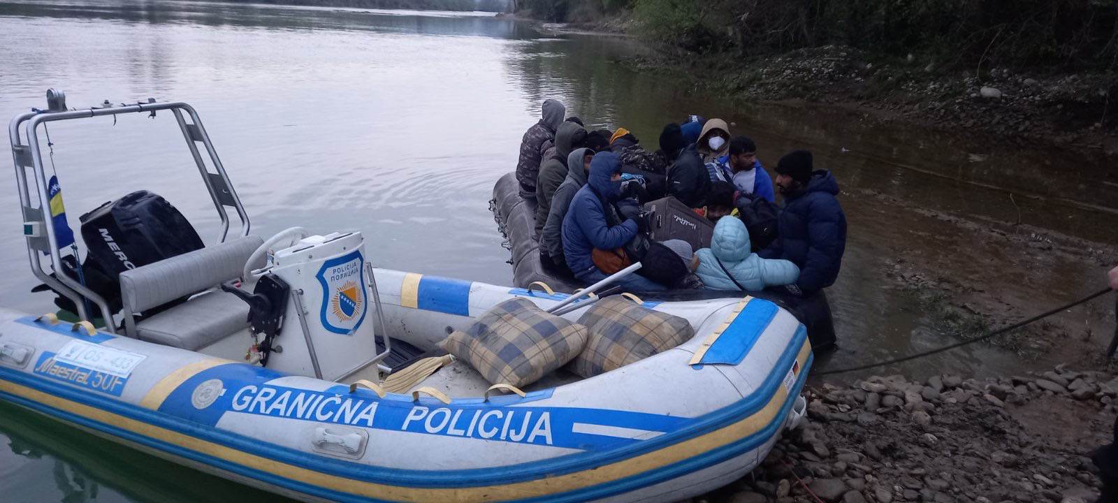  Petoro uhapšenih zbog krijumčarenja migranata iz Srbije i Hrvatske u BiH 