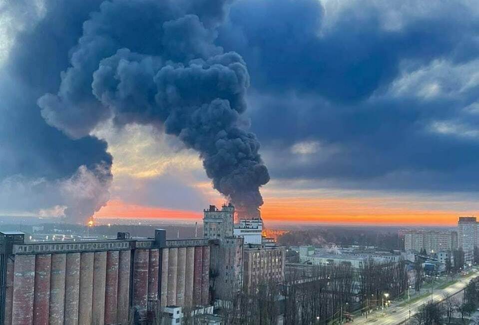  gori skladište nafte u Brjansku u Rusiji 