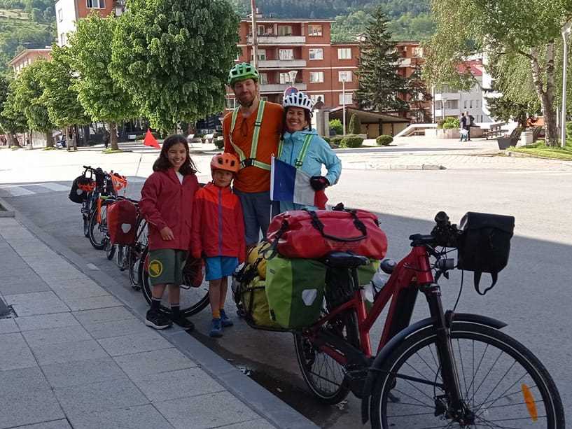 Francuska porodica na biciklima u Foči 