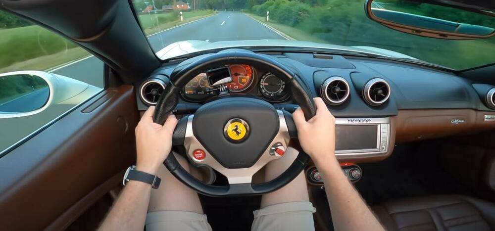  Na prodaju Ferrari koji je pripadao Mihaelu Šumaheru 