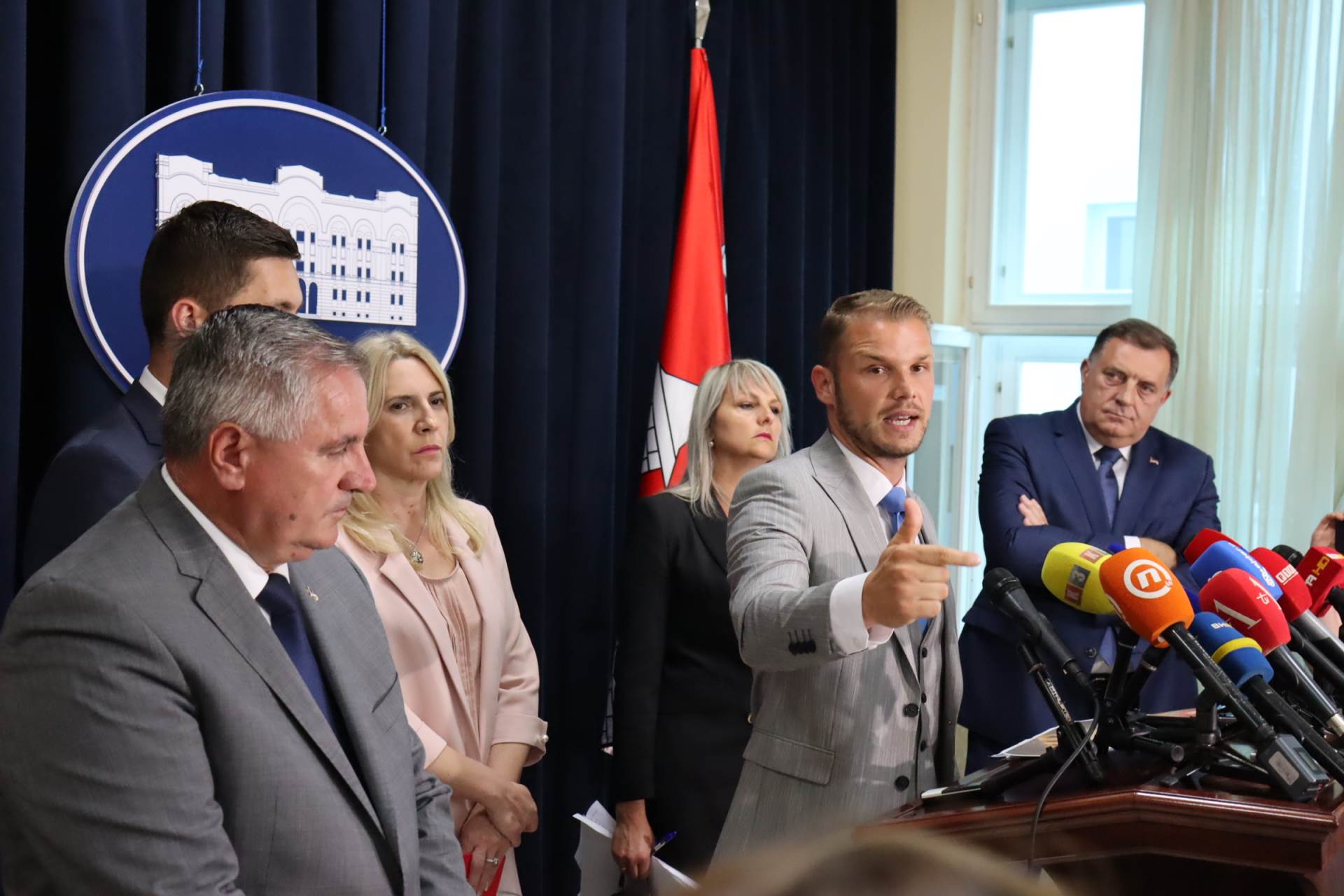 Dodik Višković Cvijanovićeva na sastanku sa Draškom Stanivukovićem   Dodik Višković Cvijanovićeva na sastanku sa Draškom Stanivukovićem