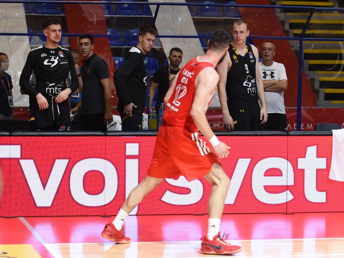  Nikola Kalinić provocirao košarkaša Partizana 