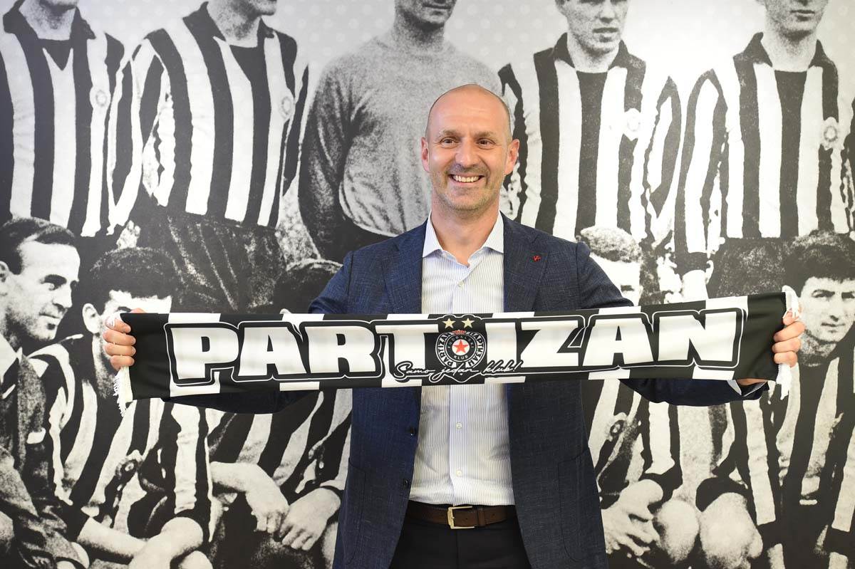  Ilija Stolica preuzeo Partizan 