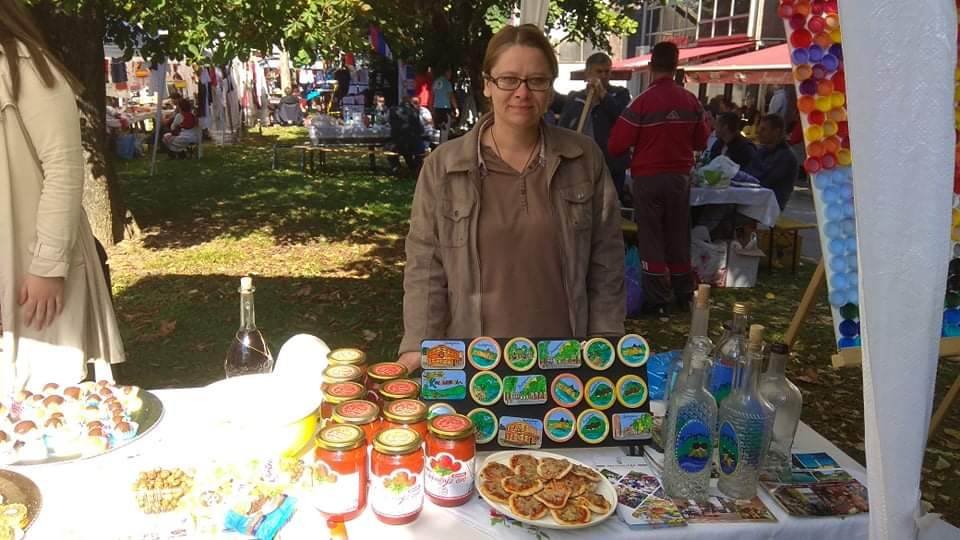 Dragana Midžić iz Kostajnice izrađuje unikatne suvenire-magnete Dragana Midžić iz Kostajnice izrađuje unikatne suvenire-magnete