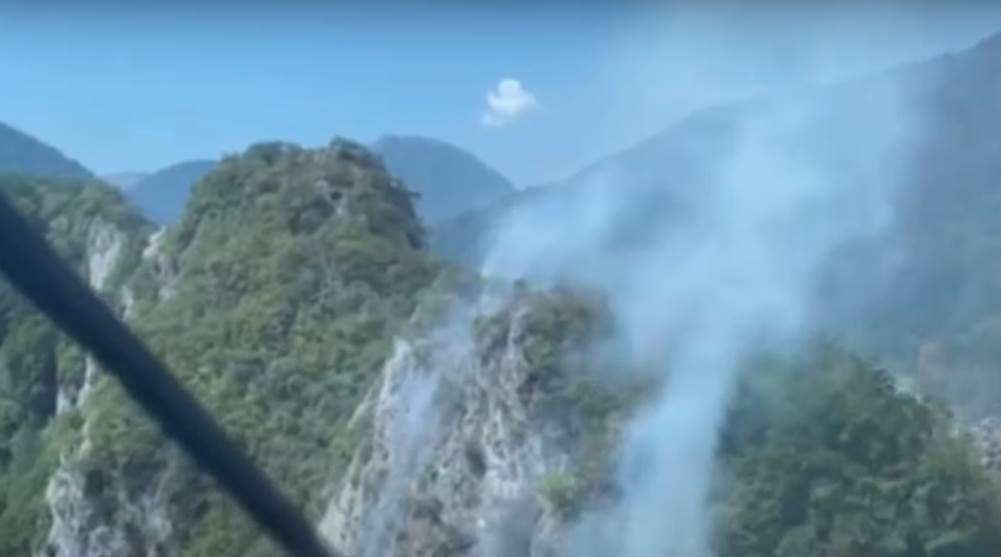  Požar u NP Sutjeska gase helikopterima 