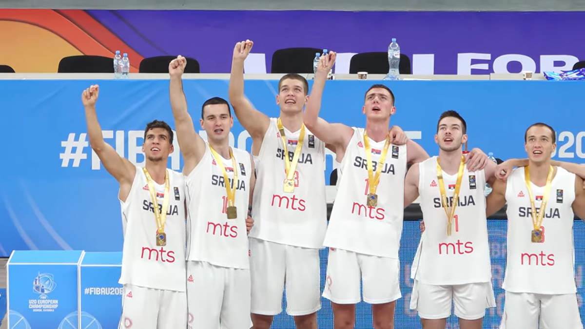  Slavlje mladih košarkaša na dodjeli medalja 