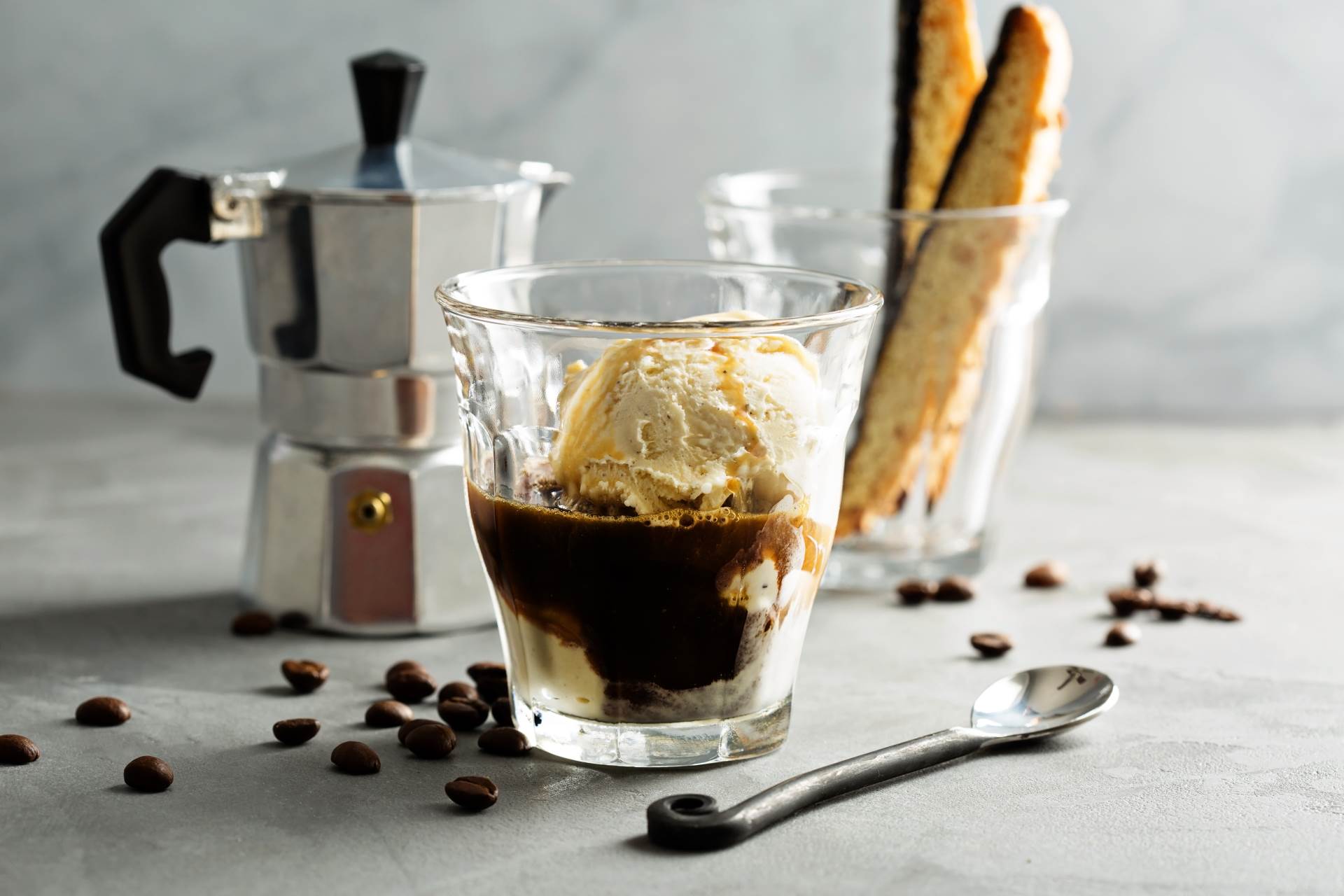  Idealna ljetnja kombinacija: Afogato, savršen spoj sladoleda i kafe 