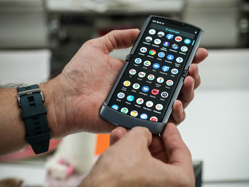  Zbog posjete Nensi Pelosi Tajvanu otkazana Motorola premijera telefona 