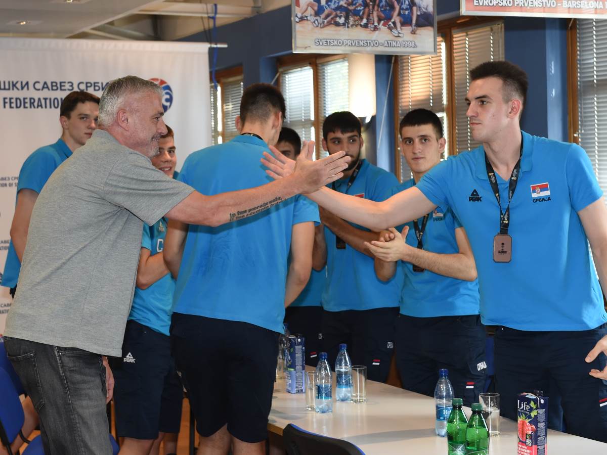  Predrag Danilović dočekao orliće nakon bronze na Evropskom prvenstvu 