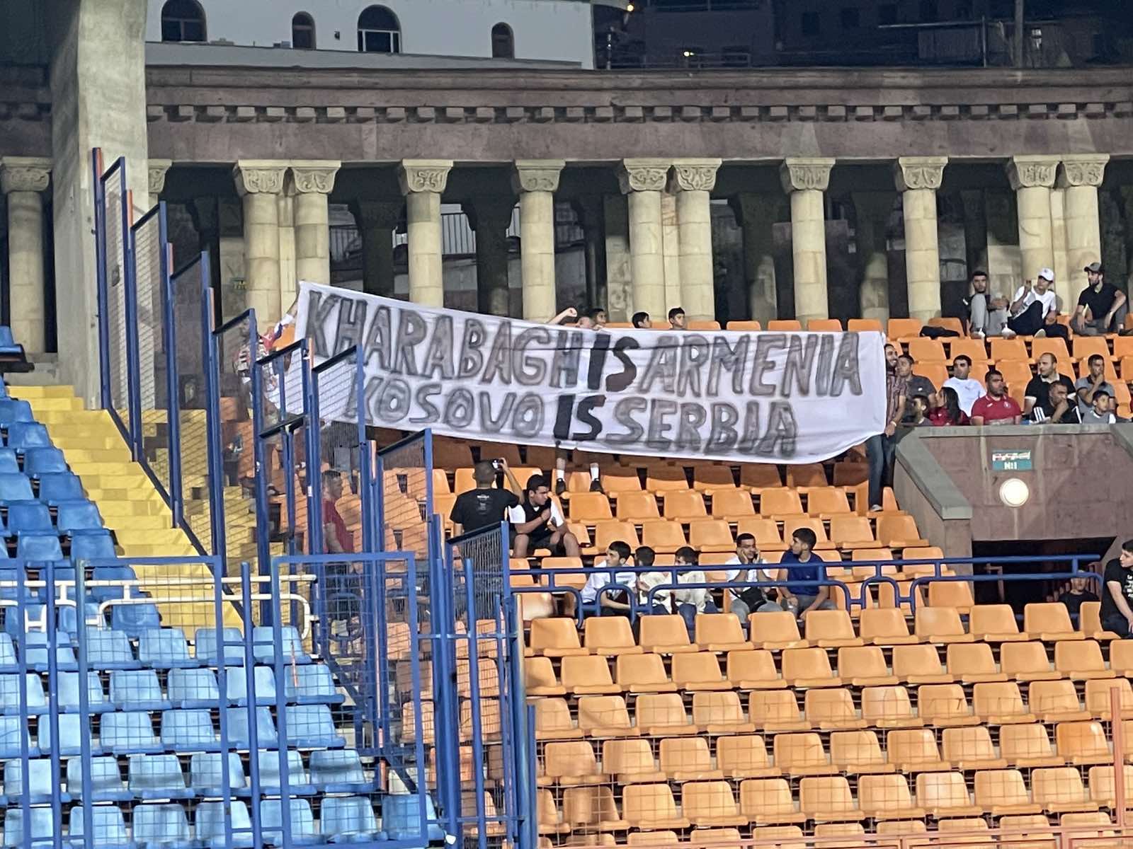  Poruka Kosovo je Srbija na utakmici Zvezde u Jermeniji 