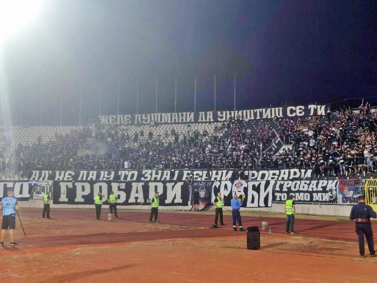  Transparent Grobara na meču Partizan - AEK Larnaka 