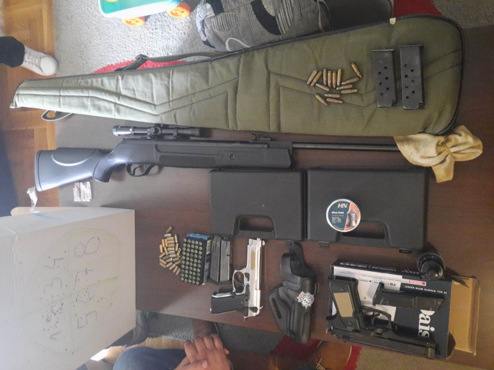 Banjalučanin u stanu krio veću količinu oružja Banjalučanin u stanu krio veću količinu oružja