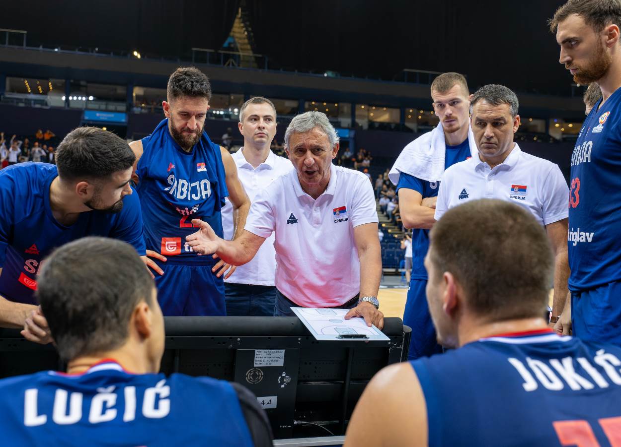  Svetislav Pešić uskoro mora precrtati četiri košarkaša 