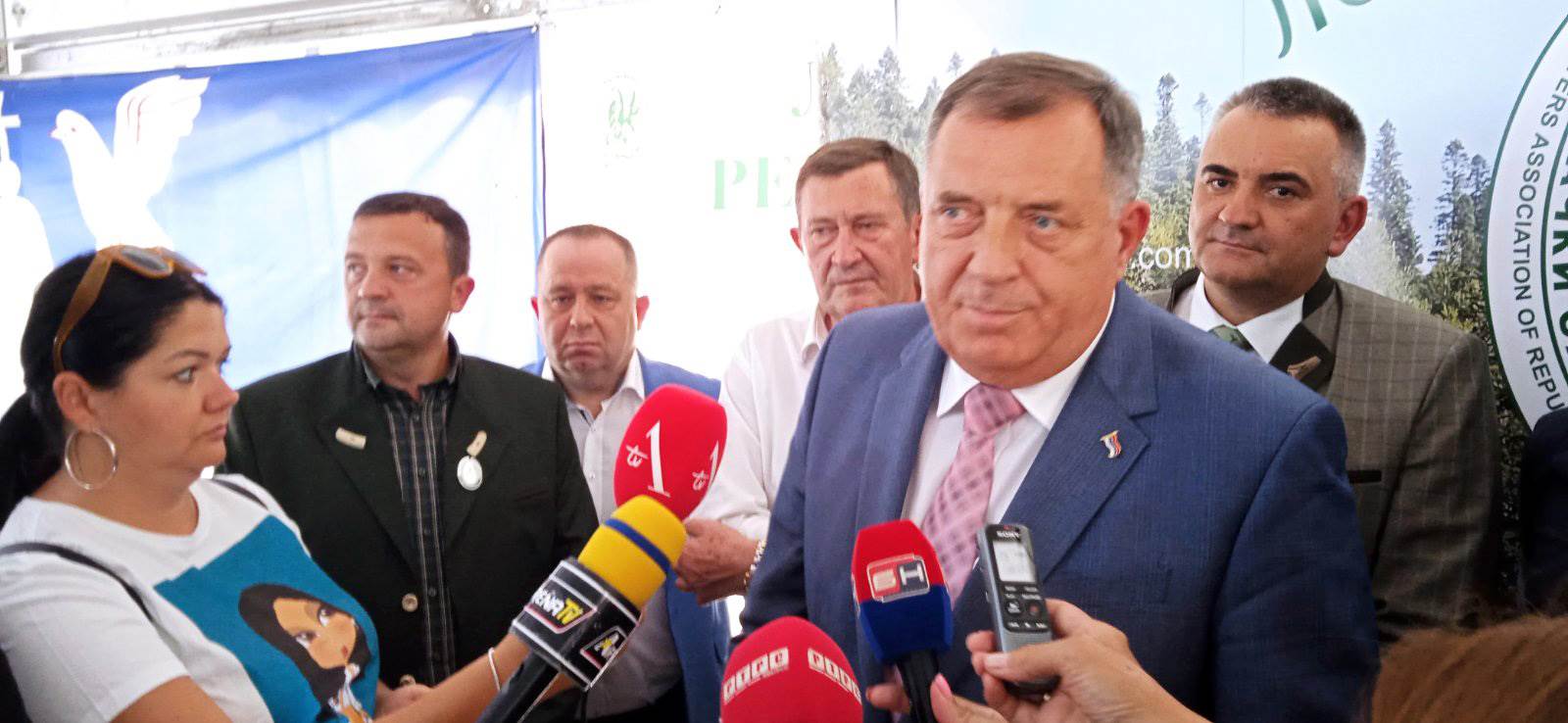  Dodik na Saboru lovaca Republike Srpske 