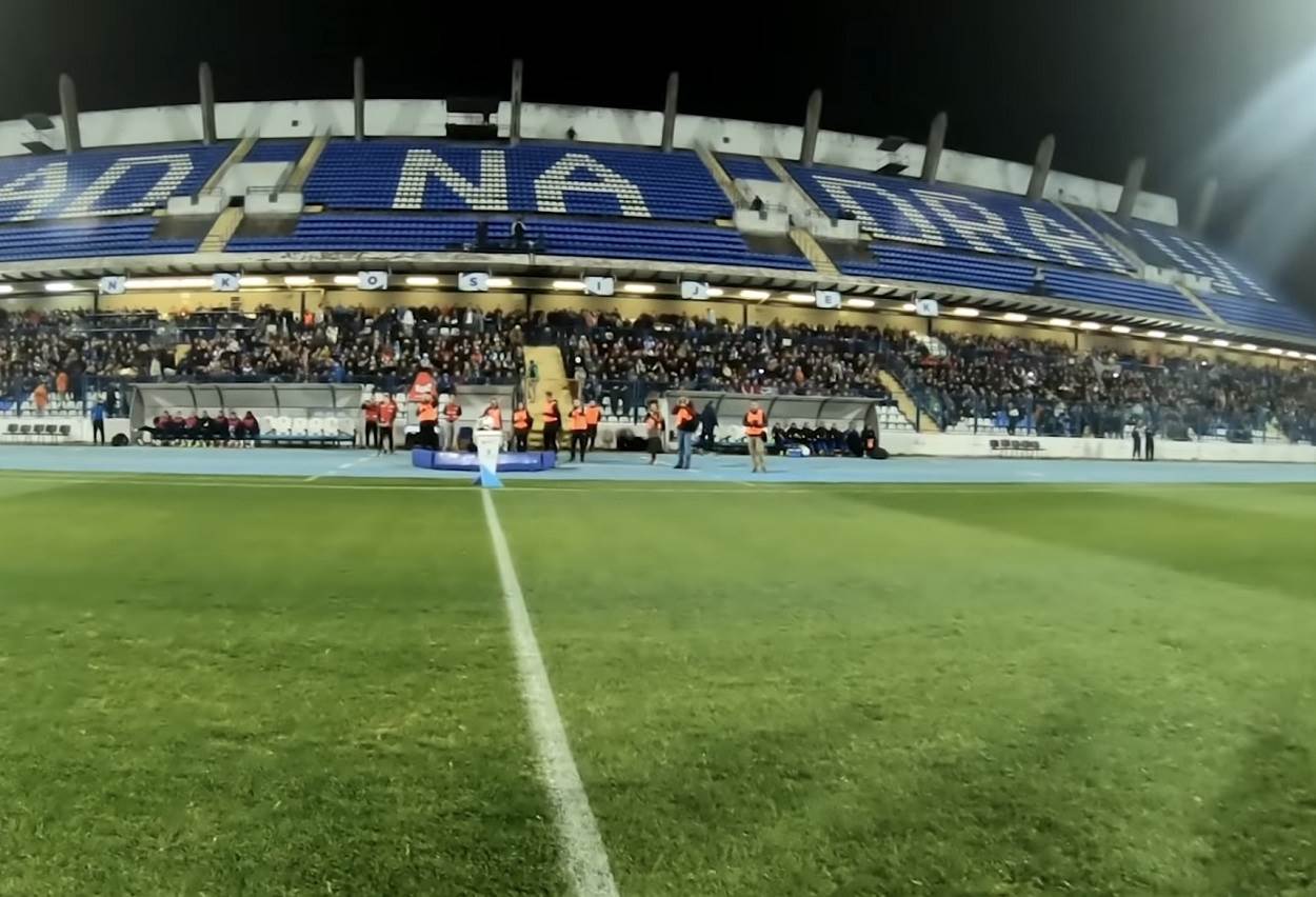  Ljekari oživljavali navijača na utakmici Osijek - Šibenik 