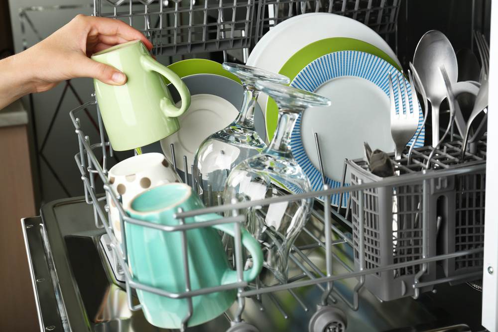  Bez tragova i mrlja: Evo kako da poredate suđe u mašinu  