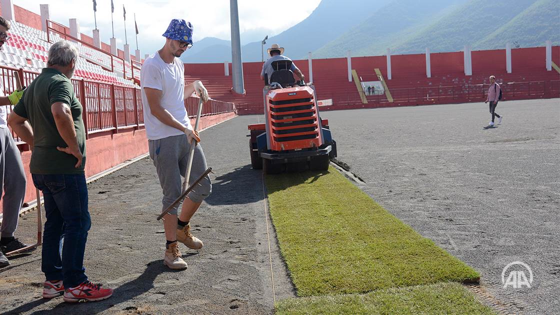  Postavljanje hibridnog travnjaka na stadionu Veleža 