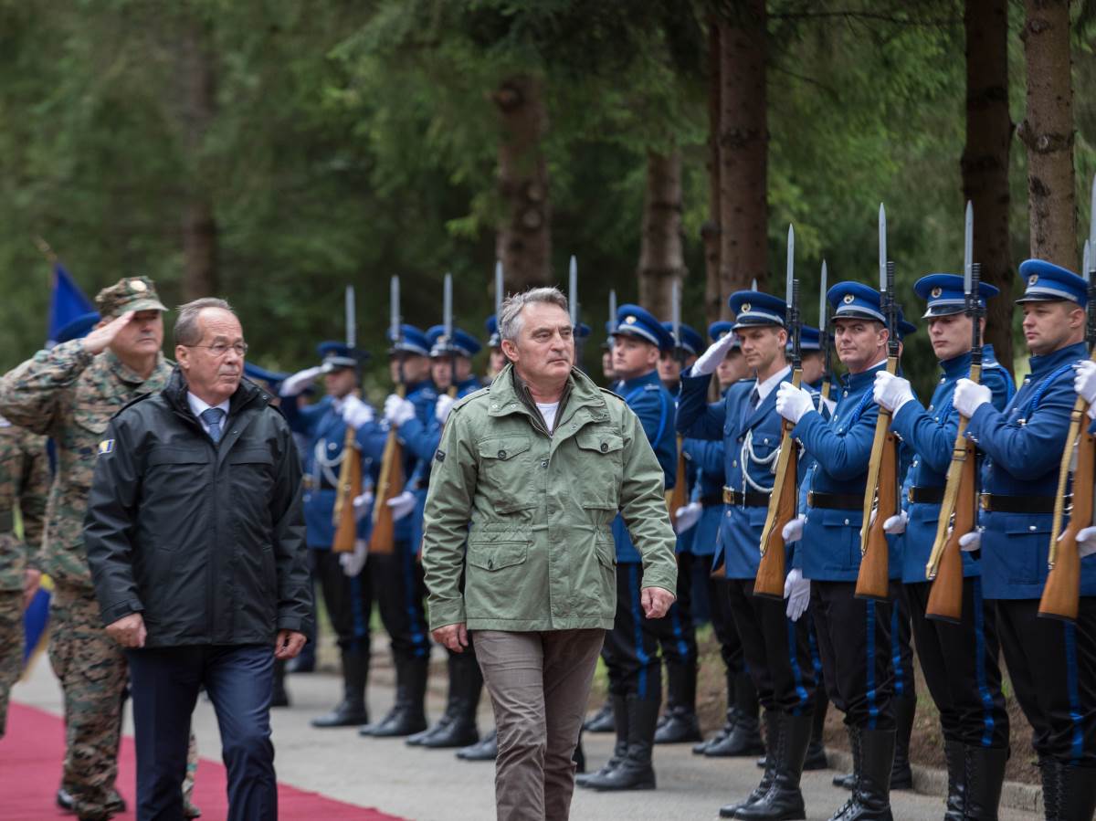  Željko Komšić stoigao na vježbu NATO na Manjači 
