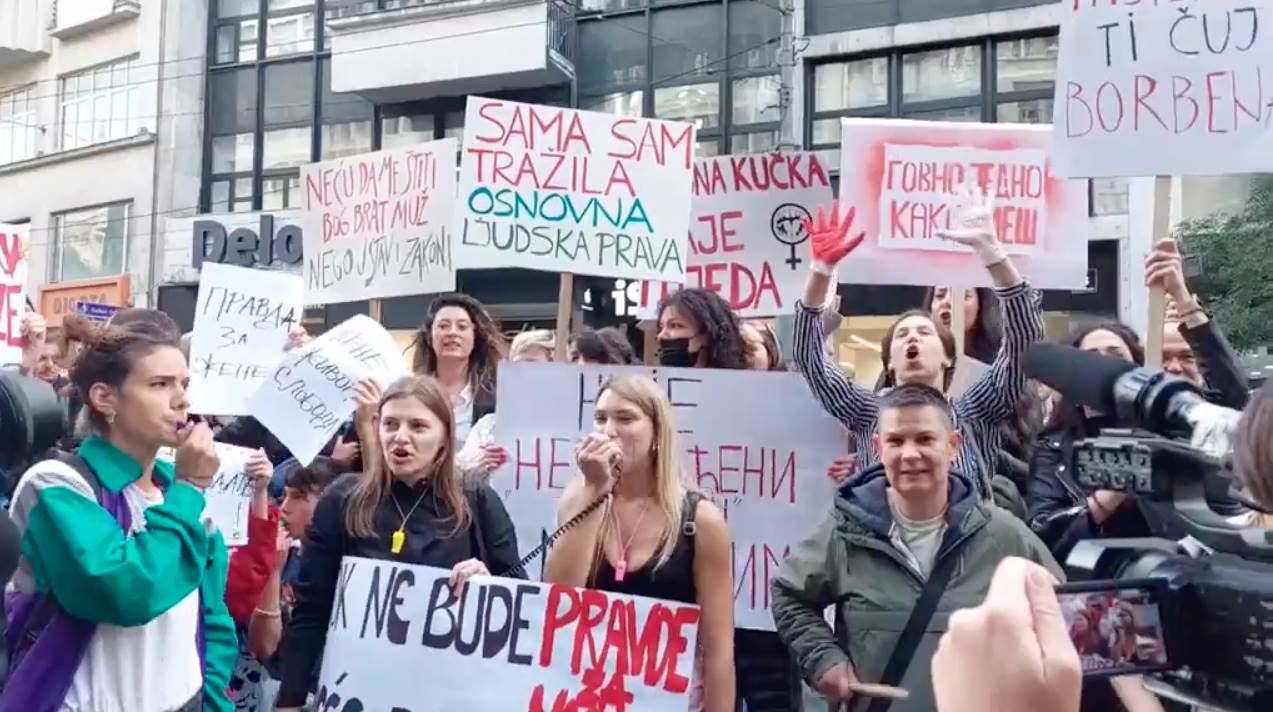  Protest žena u Beogradu ispred Informera 