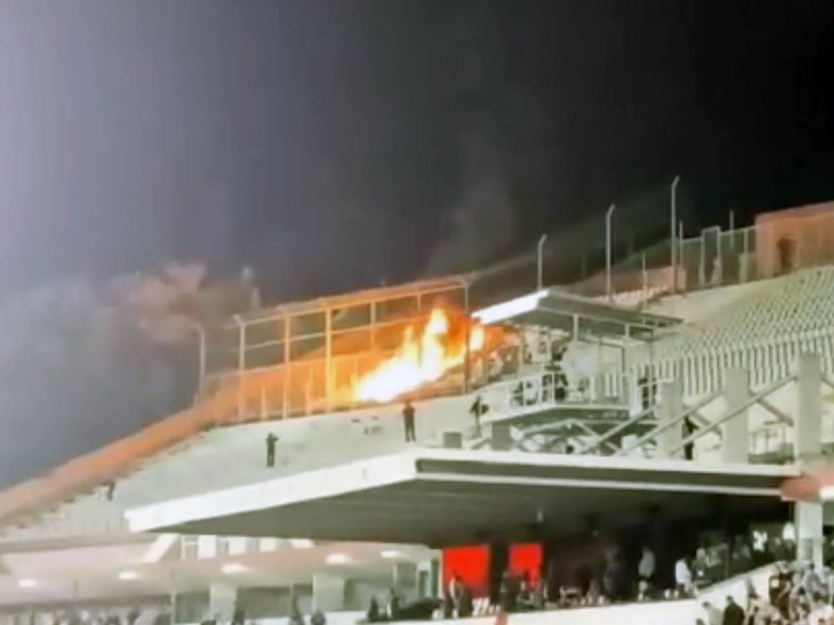  Navijači Veleža zapalili stolice na stadionu Zrinjskog 