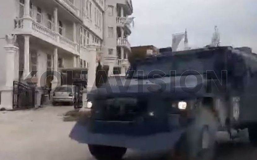  Mediji javljaju: Specijalci ROSU krenuli ka sjeveru Kosova (VIDEO) 