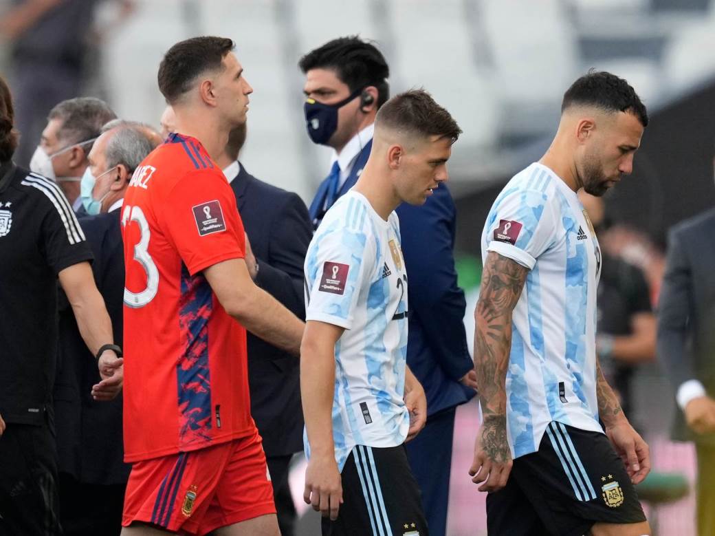  Nikolas Otamendi nije želio da se rukuje sa Emanuelom Makronom 