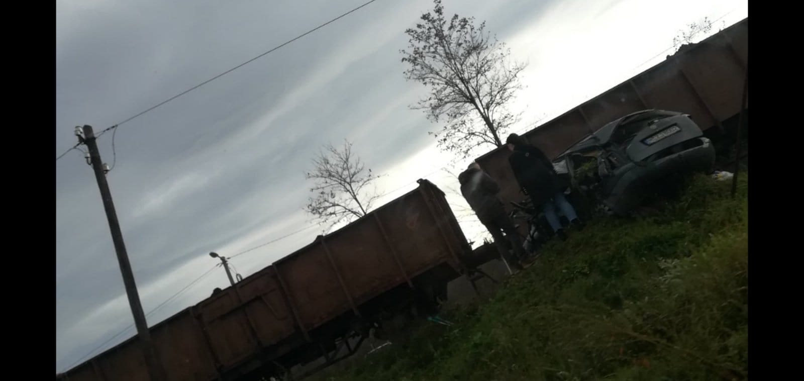  Automobil potpuno uništen u sudaru sa vozom kod Živinica 