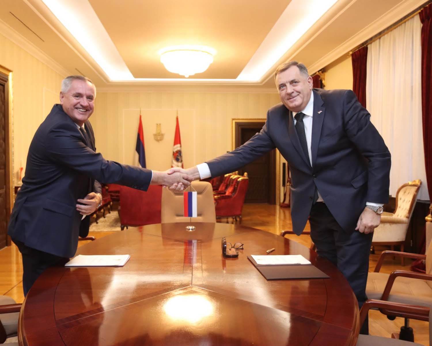  Dodik dodijelio mandat Viškoviću 
