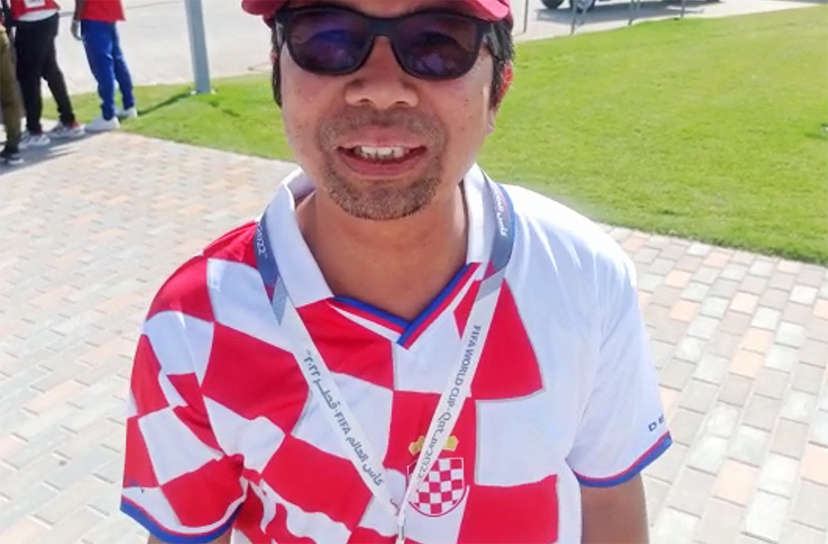  Indonežanin u dresu Hrvatske navija za Kamerun protiv Srbije 