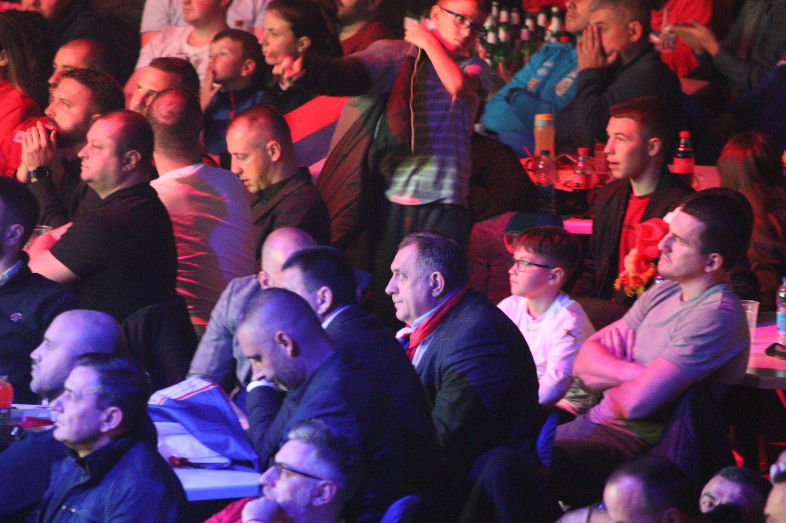 Dodik, Đajić i Stanivuković gledali poraz SRbije Dodik, Đajić i Stanivuković gledali poraz SRbije