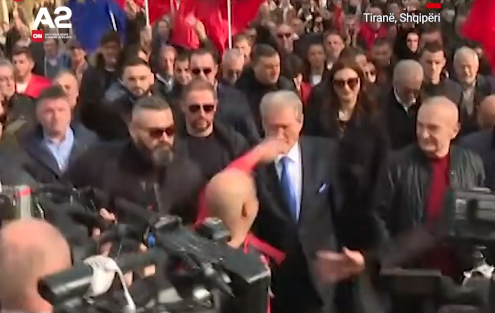  Napadnut bivši predsjednik Albanije 