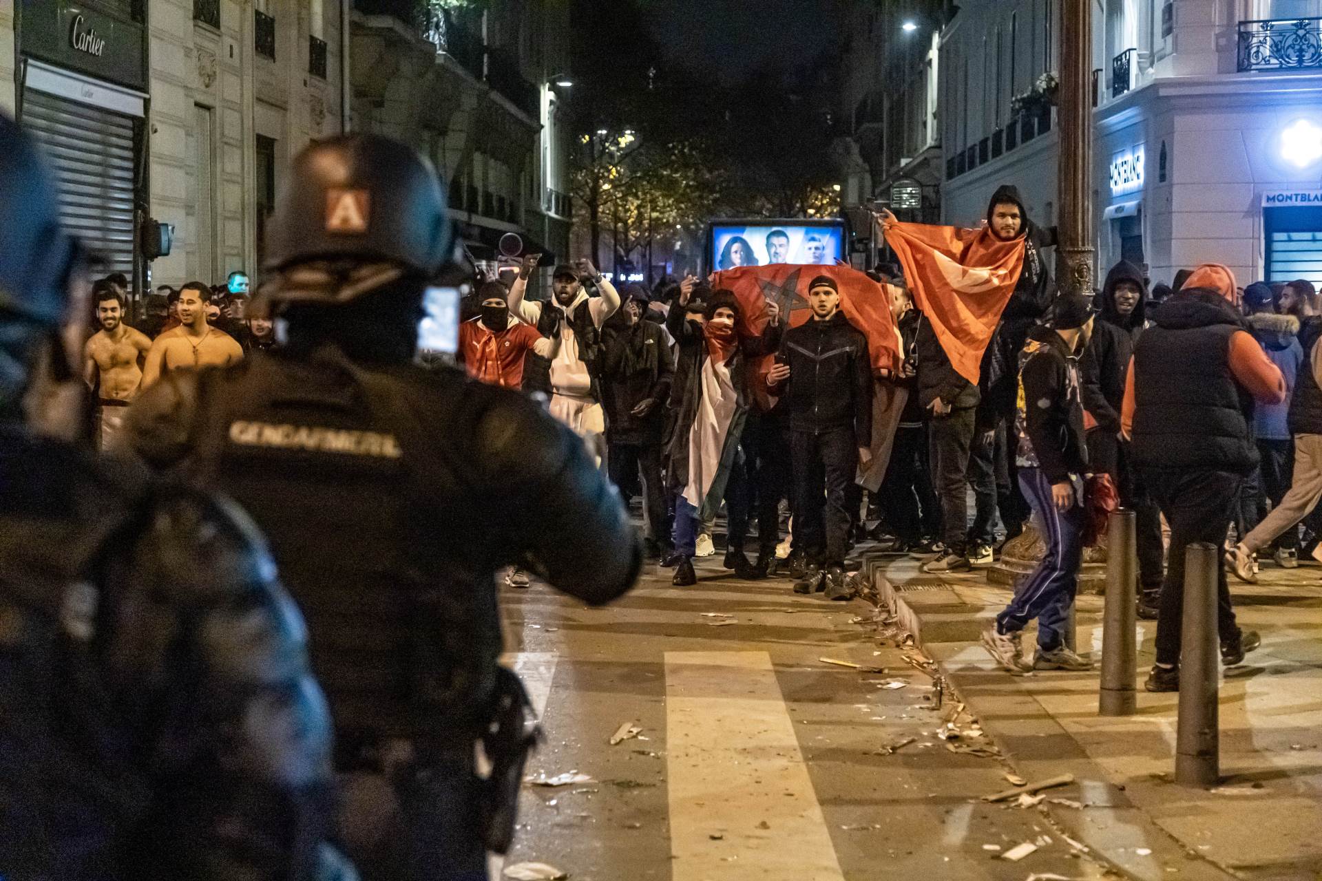  u parizu strahuju od nemira nakon utakmice maroko francuska  