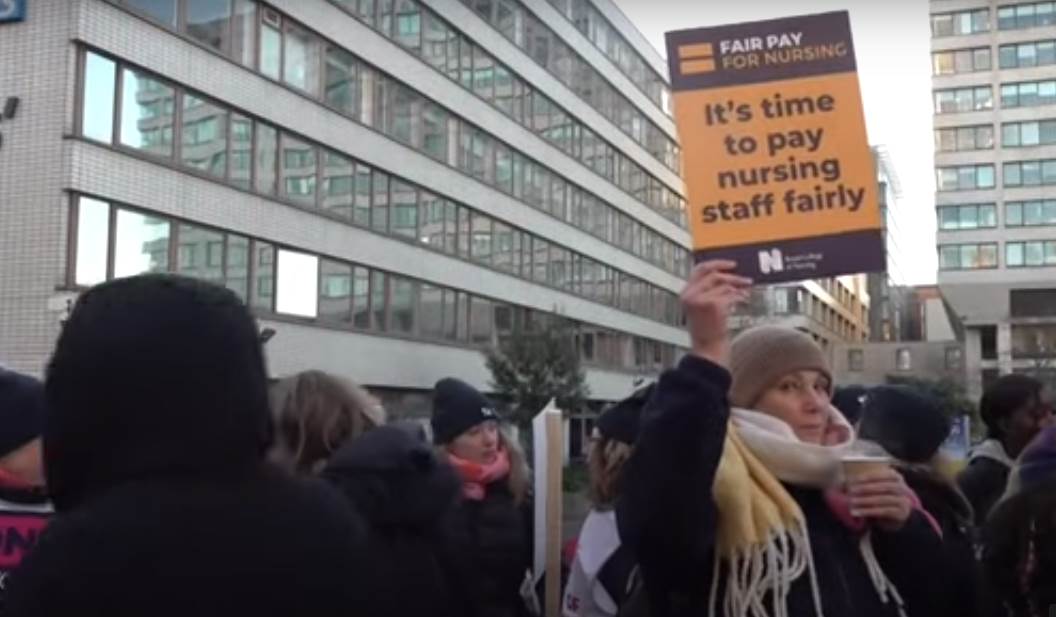  Medicisnke sestre u Velikoj Britaniji štrajkuju zbog niskih zarada 