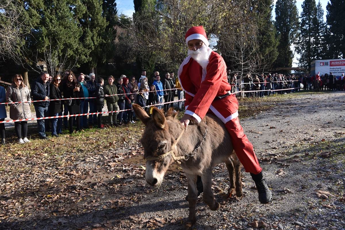  U Čapljini organizovana trka Deda Mrazova na magarcima 