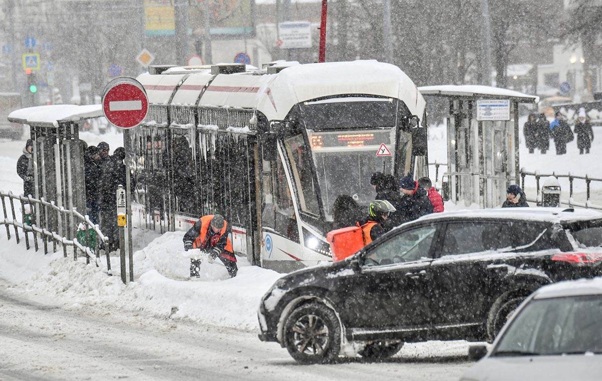  Snijeg paralisao Moskvu 