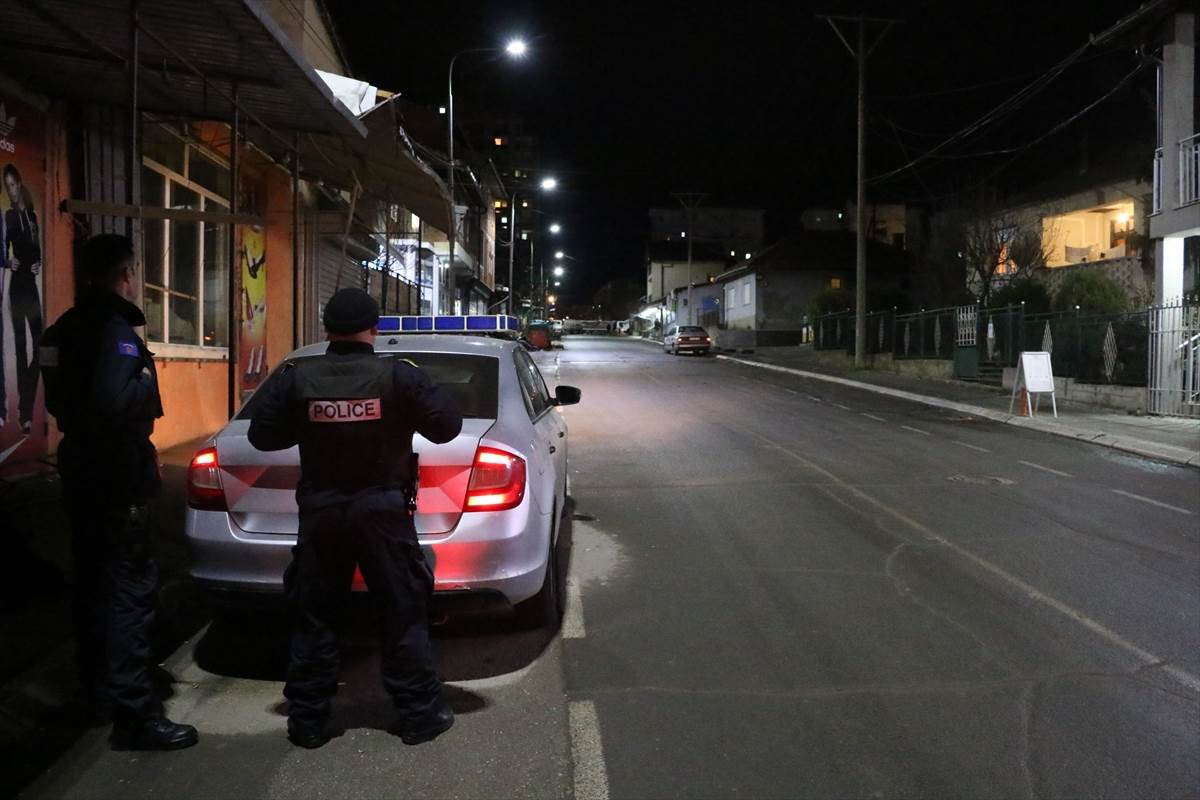  Pucano na kosovsko policijsko vozilo 