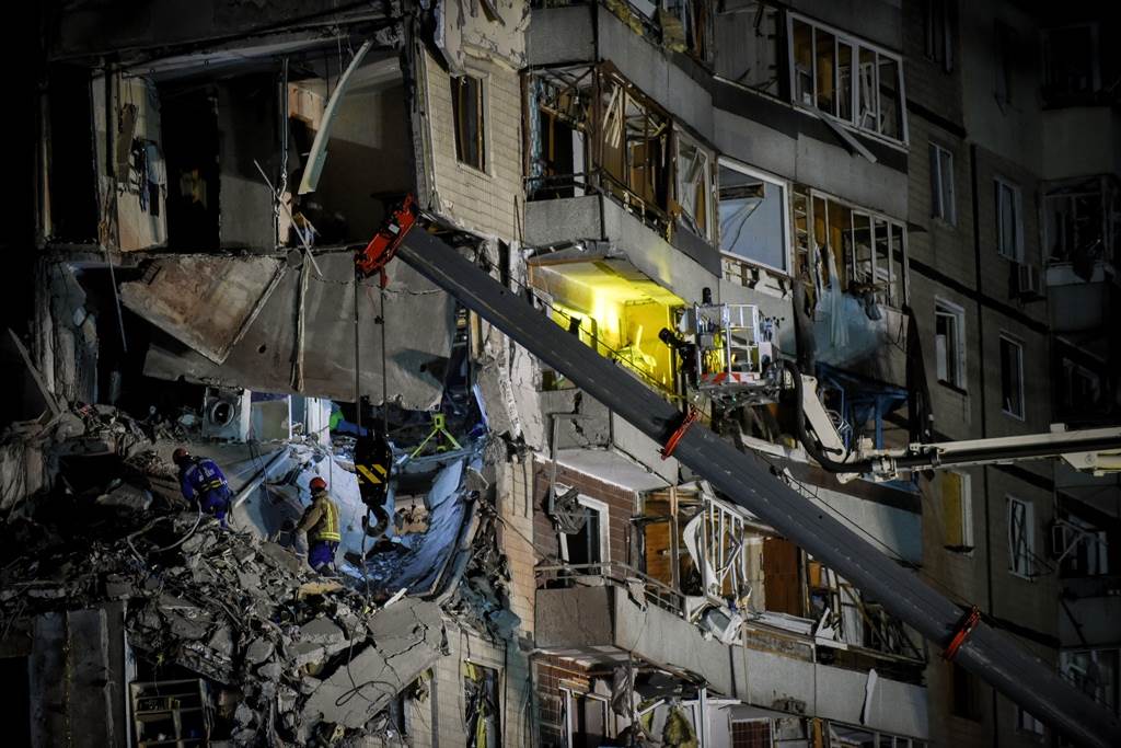  Razrušena zgrada u Ukrajini 