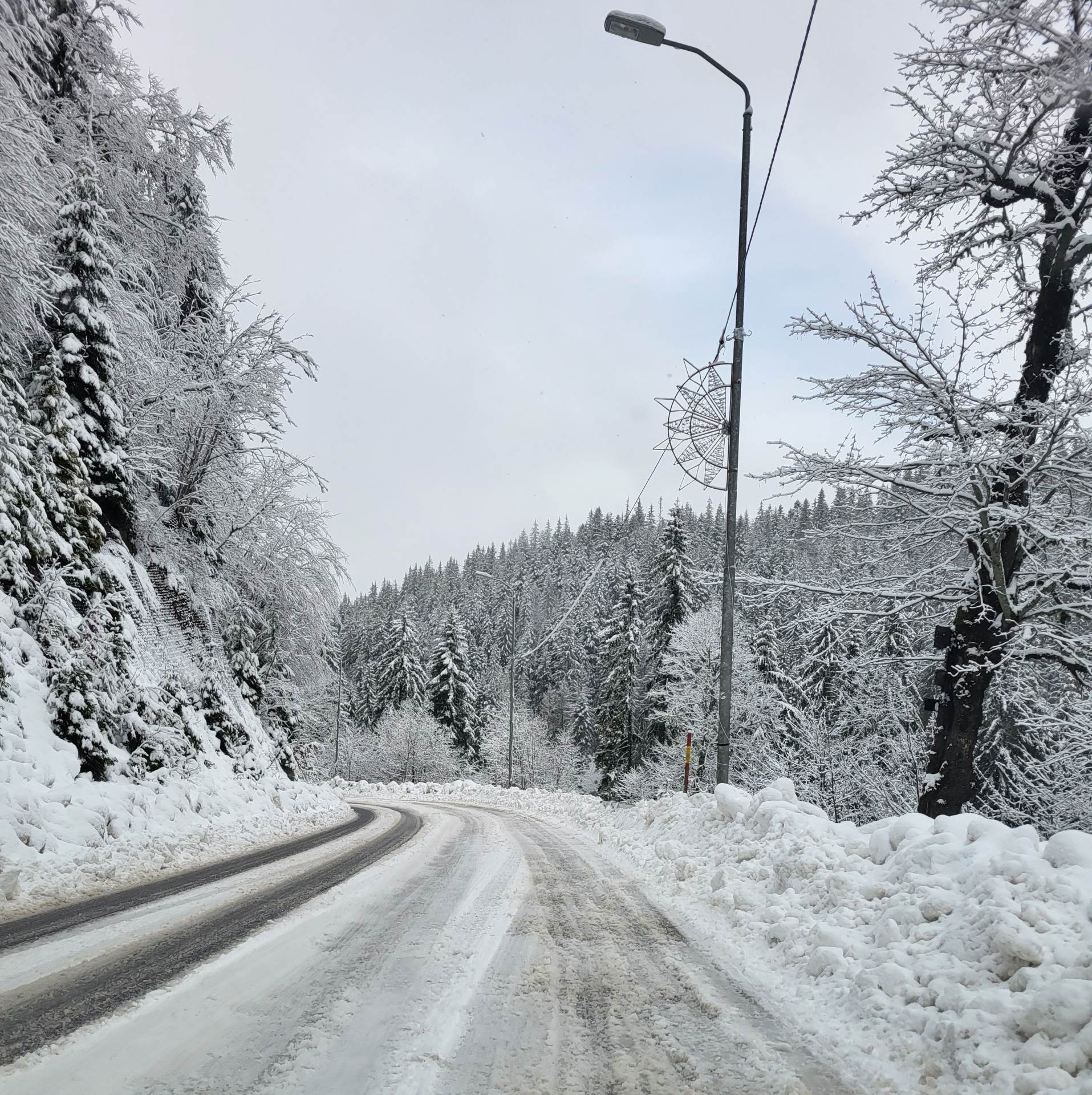  Otežan saobraćaj do Jahorine zbog ugaženog snijega 