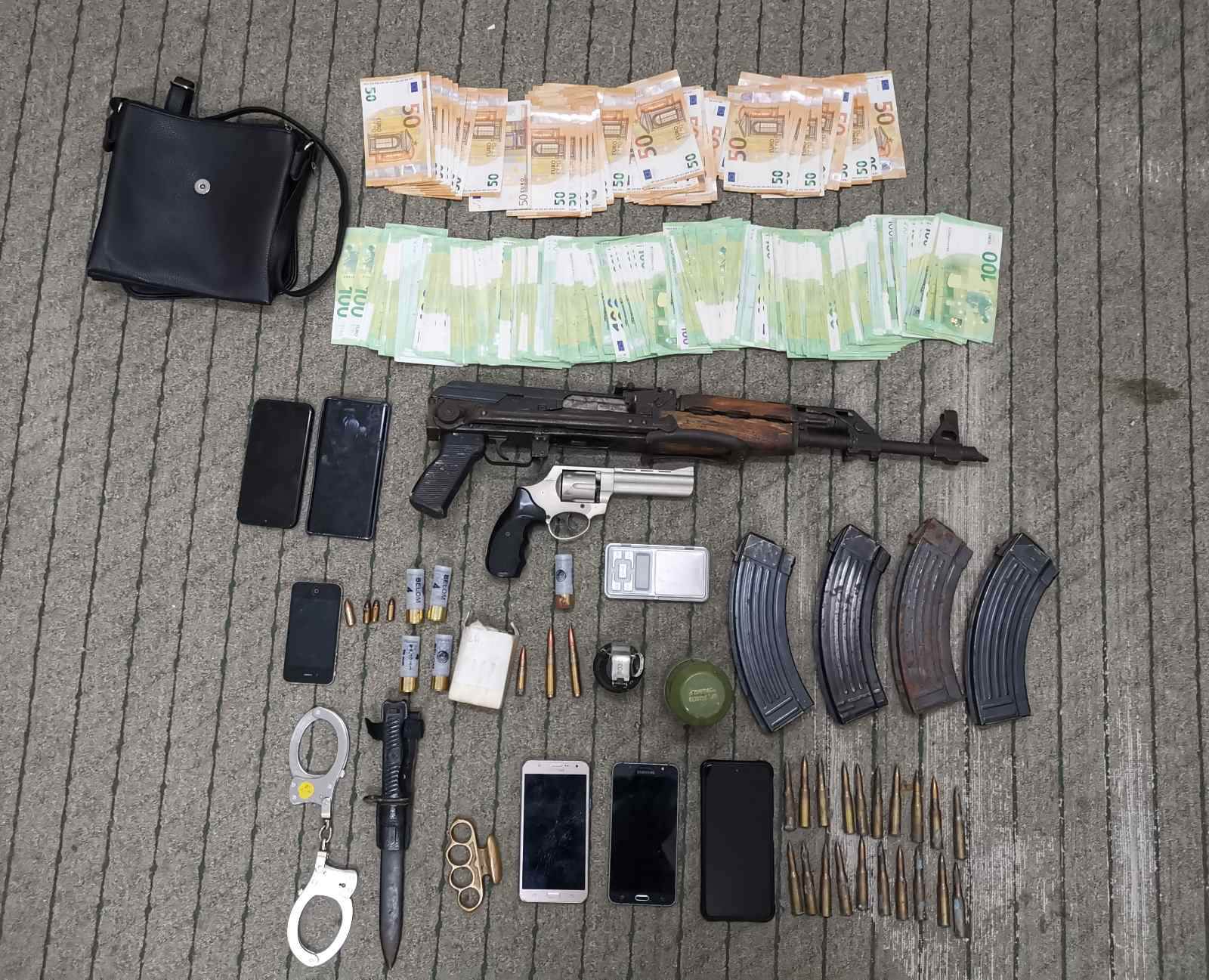 Akcija "Flaj" uhapšeni u Banjaluci Mrkonjić Gradu i Šipovu Akcija "Flaj" uhapšeni u Banjaluci Mrkonjić Gradu i Šipovu