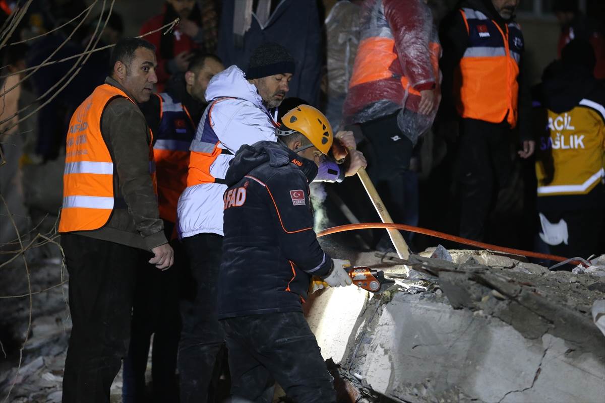  Raste broj žrtava zemljotresa u Turskoj i Siriji 