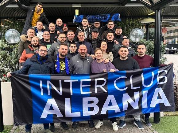  Dejan Stanković slikao se sa navijačima Intera iz Albanije 