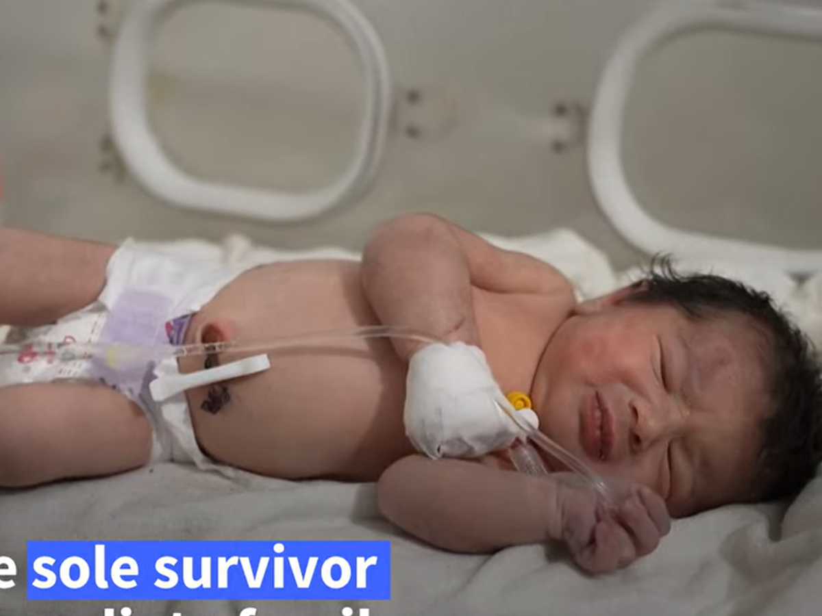  Beba koja se rodila u ruševinama u bolnici 