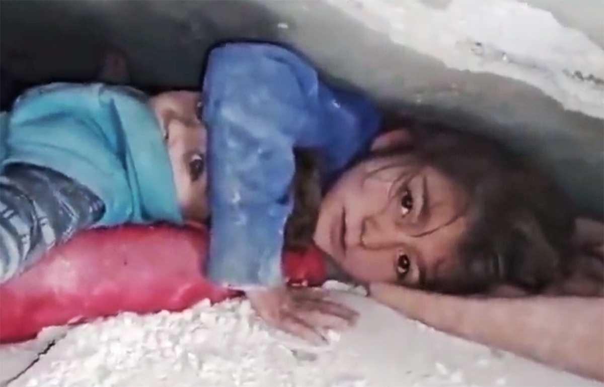  Djevojčica spašena u Siriji nakon 36 sati 