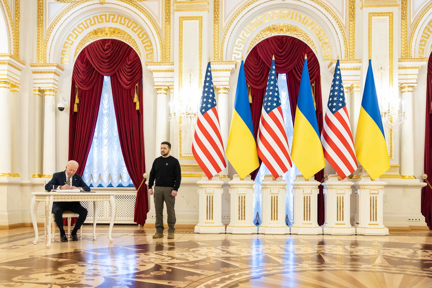  Amerika Ukrajina podrška u ratu i optužbe za Sjeverni tok 